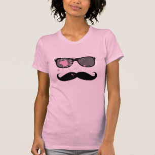 おもしろいな髭およびサングラス Tシャツ