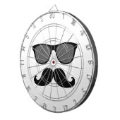 おもしろいな髭および黒いサングラス ダーツボード (正面右)