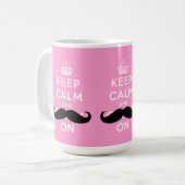 おもしろいな髭のKeep Calm and Carry On |のピンク コーヒーマグカップ (正面左)