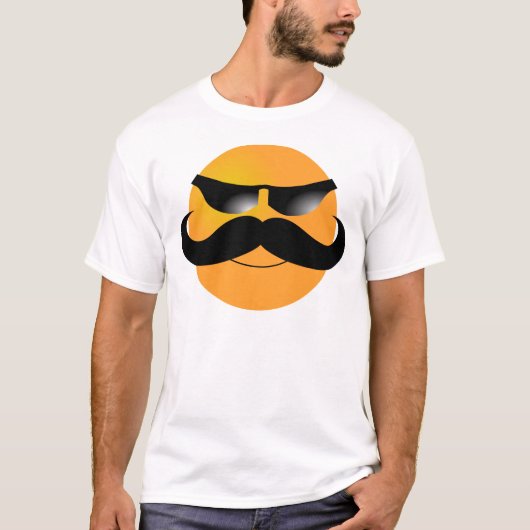 おもしろいな髭のTシャツ、スマイルの顔 Tシャツ (正面)