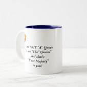 おもしろいな"女王"のことわざのマグ ツートーンマグカップ (正面左)