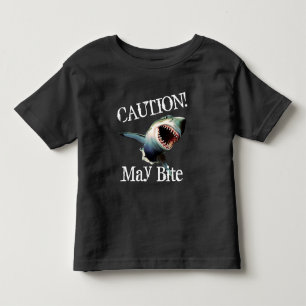 おもしろいな"注意! 恐い鮫と"かむよろしいです トドラーTシャツ