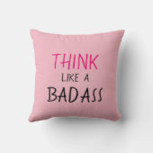 おもしろいなPILLOW_GIRLYは"BADASSのように考えます" クッション (裏面)