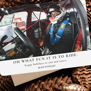 おもしろいに乗るレースカーの運転手クリスマスフォトカード シーズンカード