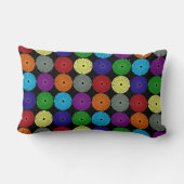 おもしろいのカラフルで多色のな円ディスクボタン ランバークッション (裏面)