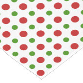 おもしろいのクリスマスの赤およびマツ緑の水玉模様 ショートテーブルランナー (コーナー)