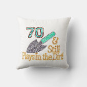 おもしろいのユーモアの彼女のための園芸第70誕生日プレゼント彼 クッション (裏面)