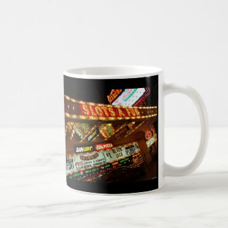 おもしろいのラスベガスのビールのジョッキに細長い穴をつけます コーヒーマグカップ