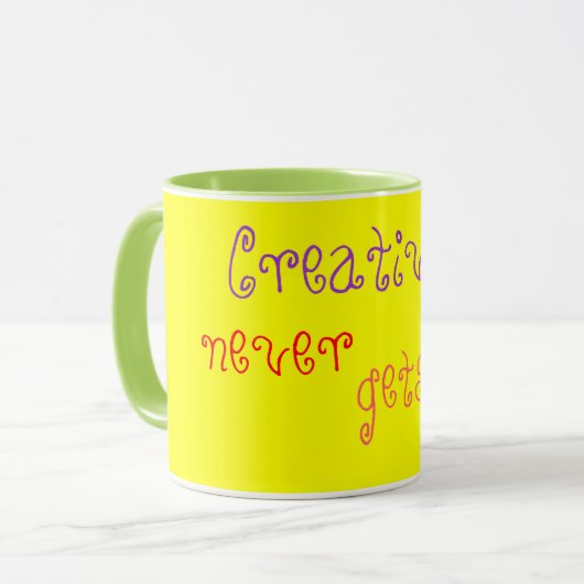 おもしろいの創造性は決して古いマグカップを取得しない マグカップ (正面左)