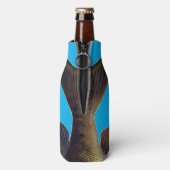 おもしろいの小さな口ベースと名前 ボトルクーラー (ボトル裏面)