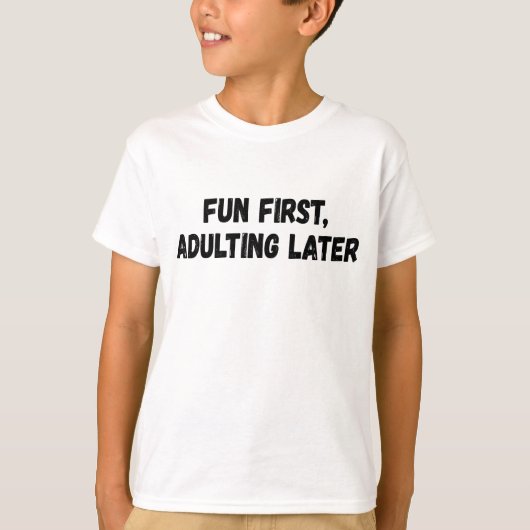 おもしろいの最初の姦淫 Tシャツ (正面)