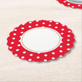 おもしろいの白い水玉模様が円形の明るい赤のリム ペーパーコースター (アングル)