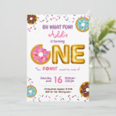 おもしろいはドーナツドーナツ女の子の第1誕生日を振りかけます 招待状 (スタンド正面)