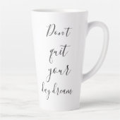 おもしろいやめ夢を見ない感動的 カフェラテマグ (右)