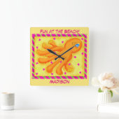 おもしろいアットビーチウィムシータコ黄色名 スクエア壁時計 (ホーム)