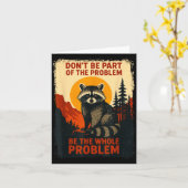 おもしろいアライグマの自然野生生物屋外グラフィックさっくり カード (黄色い花)