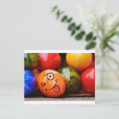 おもしろいイースター・エッグが舌を出す シーズンポストカード (スタンド正面)