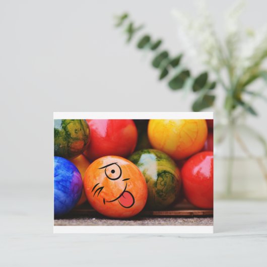 おもしろいイースター・エッグが舌を出す シーズンポストカード (スタンド正面)