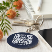 おもしろいエンジニアリング卒業カスタム技師 キーホルダー (側面)