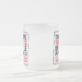 おもしろいオタク系の、この世界の2つのタイプの人々 –  フロストグラスマグカップ (中央)