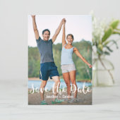 おもしろいカジュアル書道レタリング、写真結婚、S セーブザデート (スタンド正面)