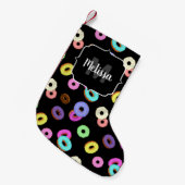 おもしろいカッコいいカラフルドーナツ模様ブラックモノグラム スモールクリスマスストッキング (正面 (吊り時))