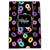 おもしろいカッコいいカラフルドーナツ模様ブラックモノグラム ミディアムペーパーバッグ (裏面)