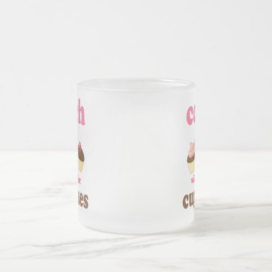 おもしろいカップケーキのコーチのために働きます フロストグラスマグカップ (中央)