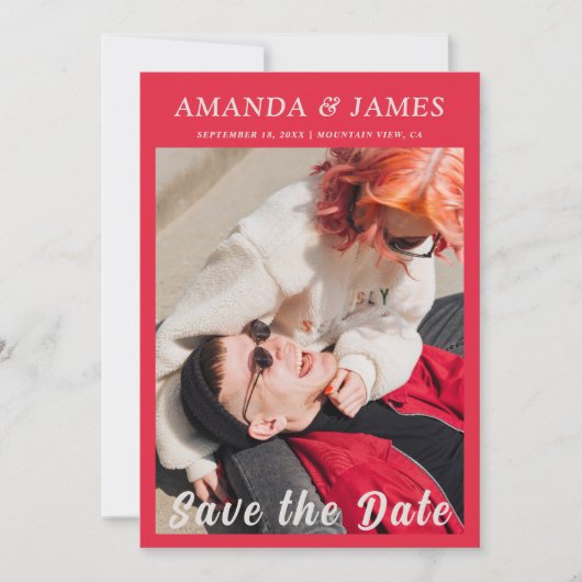 おもしろいカップル写真ホットピンクタイポグラフィ日付を保存 招待状 (正面)