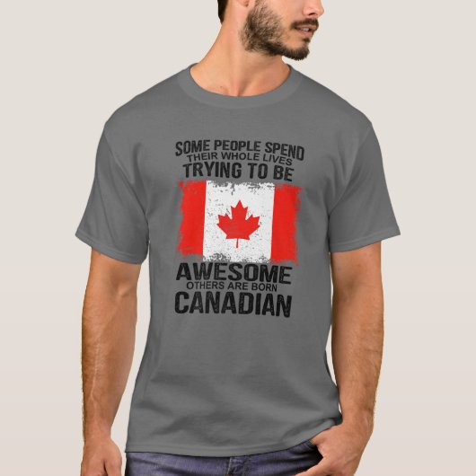おもしろいカナダ国旗その他はカ生まれナダナ国旗 Tシャツ (正面)