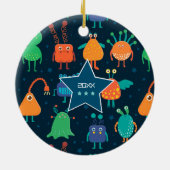 おもしろいカラフルエイリアンパタ子供へーンブルークリスマス セラミックオーナメント (裏面)