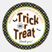 おもしろいカラフルトリックまたはハローウィンパーティの好意を扱う ラウンドシール (正面)