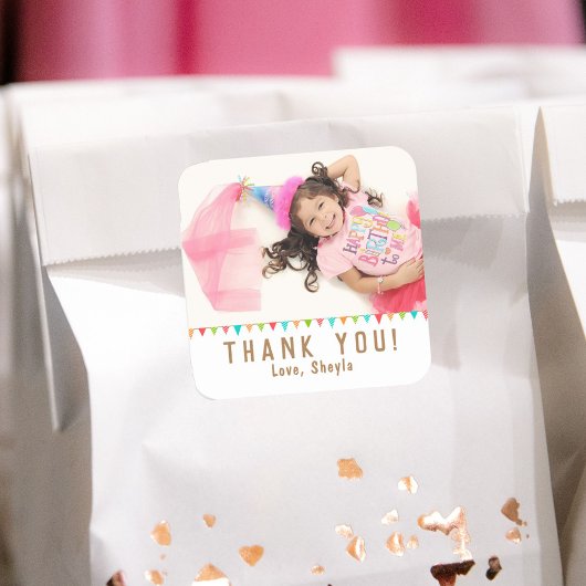 おもしろいカラフルバンティング国旗の誕生日写真ありがとう スクエアシール