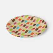 おもしろいカラフルレトロパーティーパターン ペーパープレート (アングル)