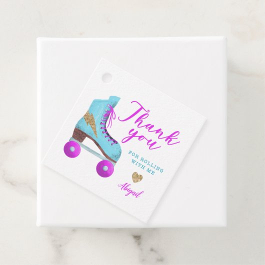 おもしろいカラフルローラスケートで滑る誕生日パーティー フェイバータグ (インサイチュ)