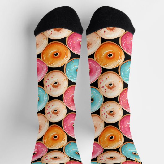 おもしろいカラフルDout Pattern Black Name Monogram ソックス (上部)