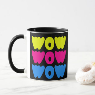おもしろいカラフルWOWことわざシンプルピンクブルーイエロー マグカップ