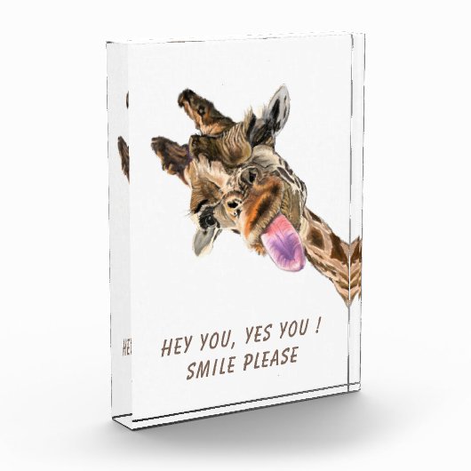 おもしろいキリン舌アウトとウイよくはしゃぐク – スマイル フォトブロック (左)