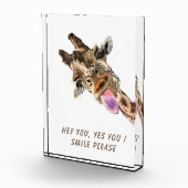 おもしろいキリン舌アウトとウイよくはしゃぐク – スマイル フォトブロック (右)