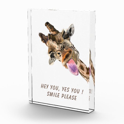 おもしろいキリン舌アウトとウイよくはしゃぐク – スマイル フォトブロック (右)