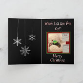 おもしろいクリスマスの「小妖精や小人」が棚に置かれている カード (内部)