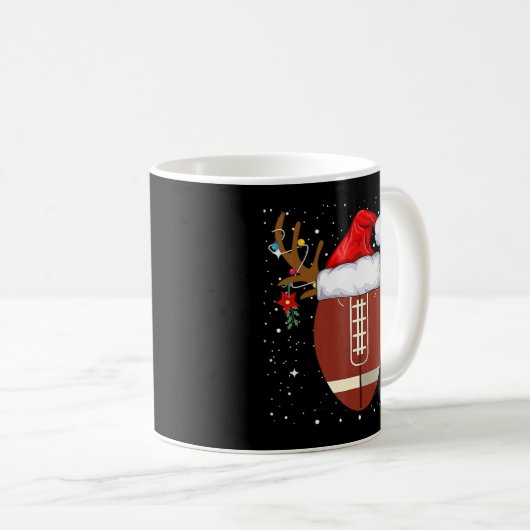 おもしろいクリスマスサッカーボールサンタハットトナカイXma コーヒーマグカップ (正面右)