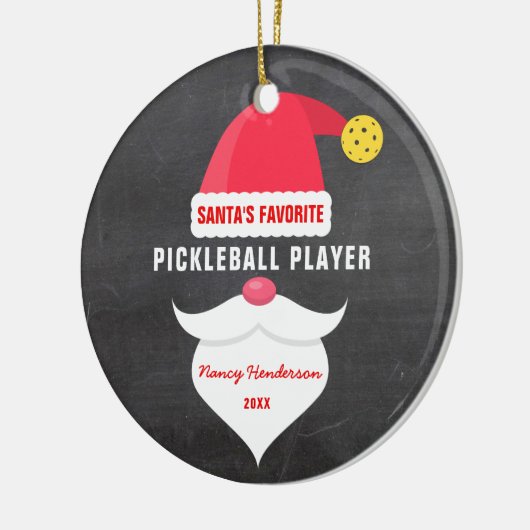 おもしろいクリスマスサンタのピックルお気に入りのボール選手 セラミックオーナメント (左)
