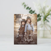 おもしろいクリスマス写真ベビー外は寒い シーズンポストカード (スタンド正面)