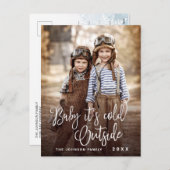 おもしろいクリスマス写真ベビー外は寒い シーズンポストカード (正面/裏面)