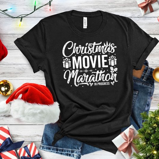 おもしろいクリスマス映画マラソンが進行中 Tシャツ