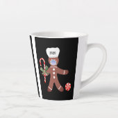 おもしろいクリスマス2020ジンジャーブレッドマンイン顔マスク カフェラテマグ (右)