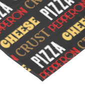おもしろいクールピザペペローニチーズクラスト文字模様 テーブルクロス (アングル)