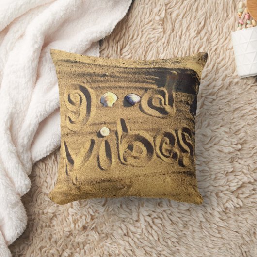 おもしろいグッドビベス引用文ビーチサンドシェルフォトはっきりした クッション (ブランケット)