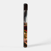 おもしろいグラス・オブ・ワイン iPhone 15ケース (右側面)